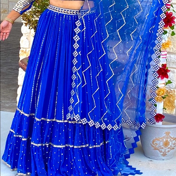 Indian outfit - Picture 2 of 16